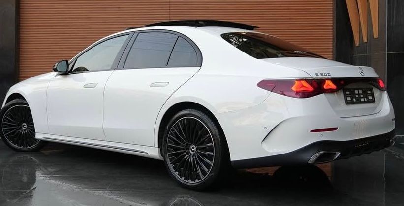 مرسيدس E 200 لون ابيض 